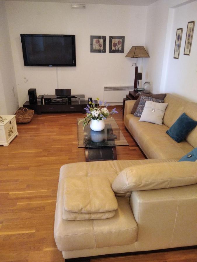 Apartmani Petrovac Na Moru Екстер'єр фото