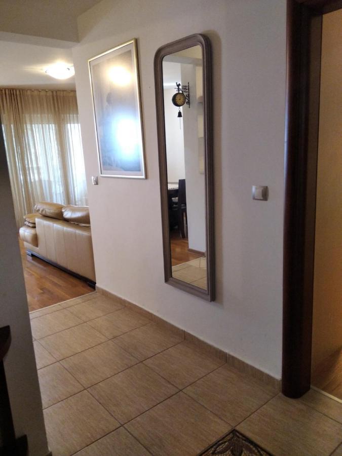 Apartmani Petrovac Na Moru Екстер'єр фото