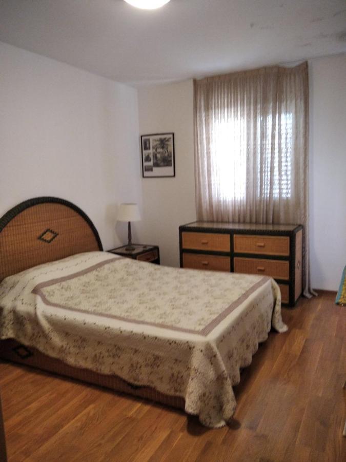 Apartmani Petrovac Na Moru Екстер'єр фото