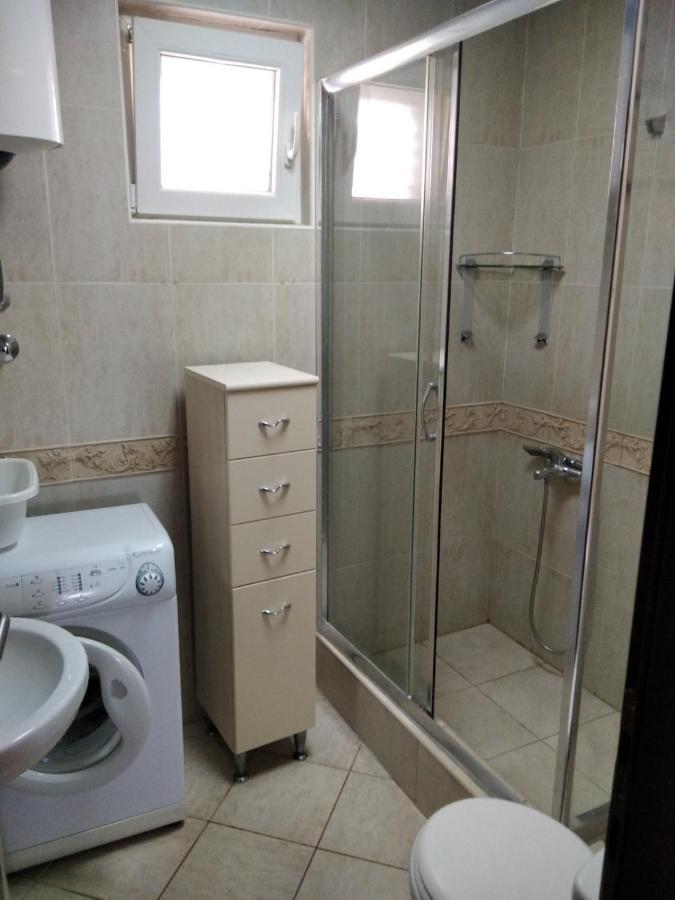 Apartmani Petrovac Na Moru Екстер'єр фото